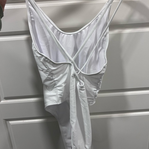 White Bride One piece - Picture 4 of 4